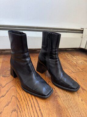 Alohas South Black Leather Ankle Boots
